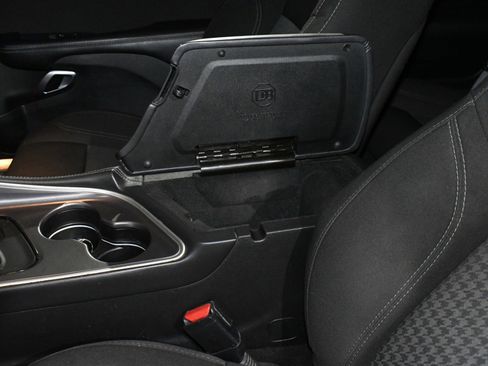 Used 2020 Dodge Challenger SXT image 42