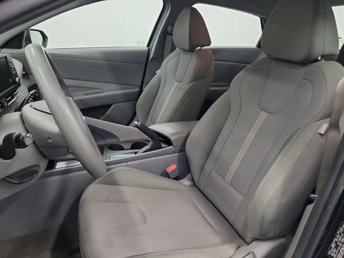 Used 2025 Hyundai Elantra SE FWD image 22