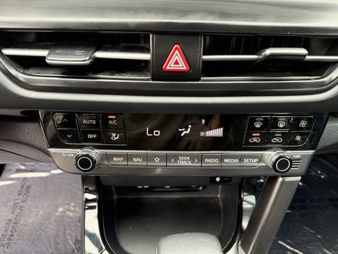 Certified 2025 Kia Seltos EX w/ EX Sunroof Package FWD image 20
