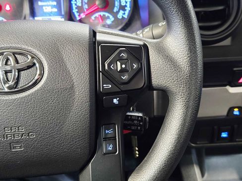 Used 2022 Toyota Tacoma SR image 17