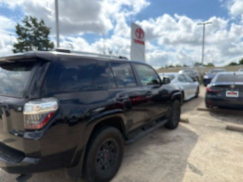 Used 2023 Toyota 4Runner SR5 Premium w/ Moonroof Package AWD/4WD image 5
