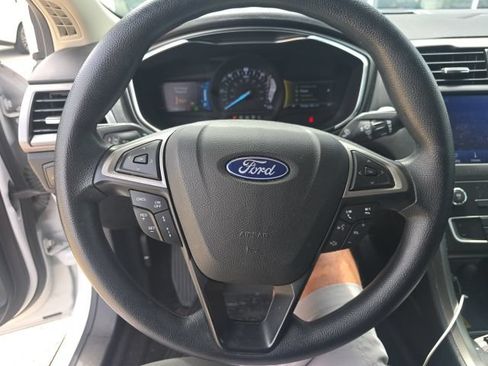 Used 2020 Ford Fusion SE FWD image 14