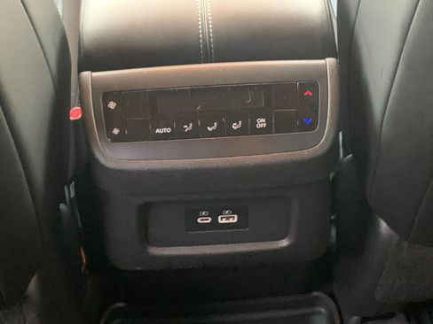 Used 2022 Nissan Pathfinder SL image 16