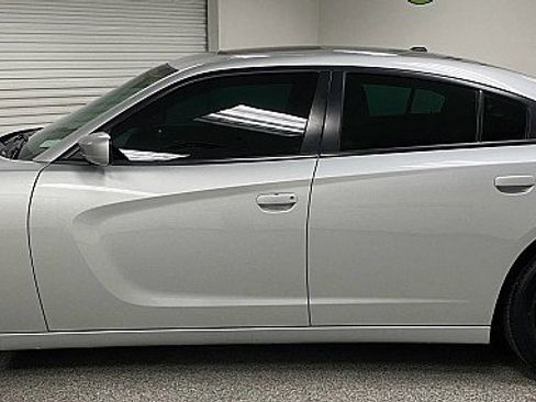 Used 2021 Dodge Charger SXT w/ Leather Interior Group image 9