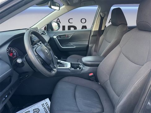 Used 2019 Toyota RAV4 LE image 10