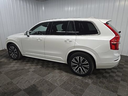 Used 2021 Volvo XC90 T5 Momentum w/ Protection Package AWD/4WD image 4