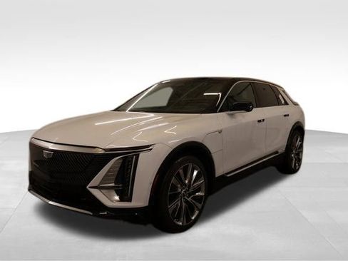 New 2026 Cadillac Lyriq Signature Luxury image 5