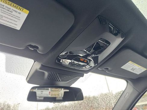 Used 2025 BMW X1 xDrive28i w/ Premium Package image 13