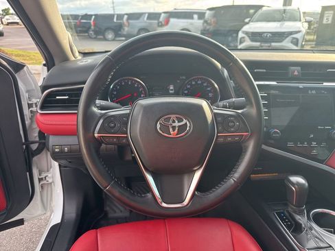 Used 2019 Toyota Camry XSE w/ Navigation Package FWD image 12