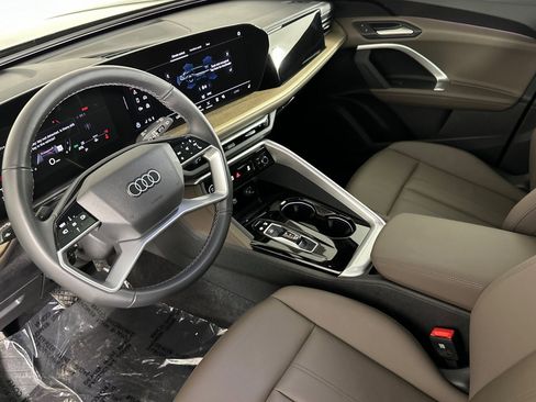 Used 2025 Audi Q5 Premium w/ 19" Wheel Package AWD/4WD image 9