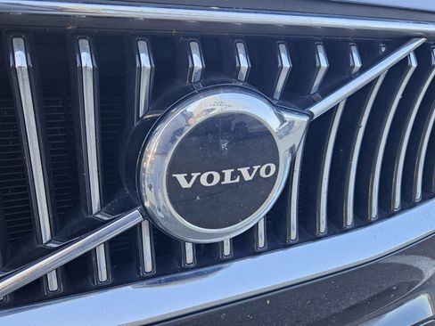 Used 2023 Volvo XC90 B5 Core w/ Protection Package Premier image 11