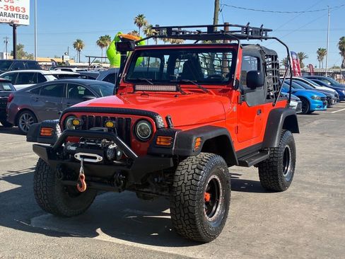 Used 2006 Jeep Wrangler Sport w/ 30" Tire & Wheel Group AWD/4WD image 2