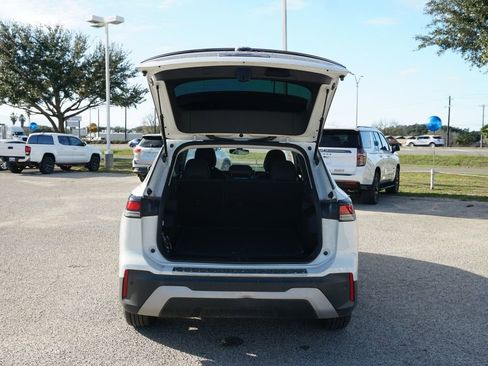 Used 2025 Volkswagen Tiguan S image 9