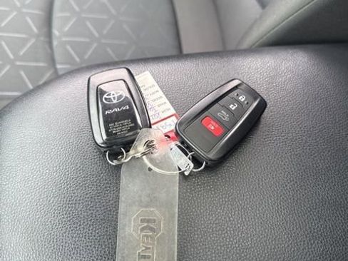 Used 2024 Toyota RAV4 XLE w/ Convenience Package image 30