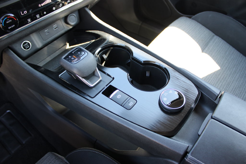 Used 2023 Nissan Rogue SV AWD/4WD image 25