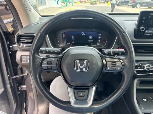 Used 2024 Honda Pilot Elite image 9