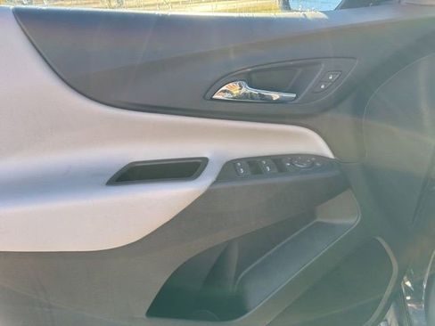 Used 2024 Chevrolet Equinox LS w/ LS Convenience Package image 9