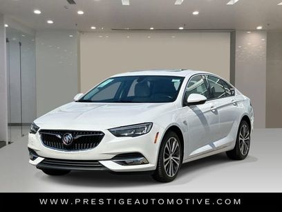 Used 2018 Buick Regal Essence w/ Driver Confidence Package #1