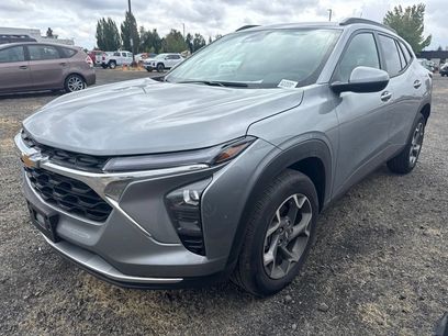 Used 2025 Chevrolet Trax LT