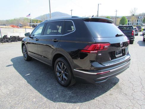 Used 2022 Volkswagen Tiguan SE image 5