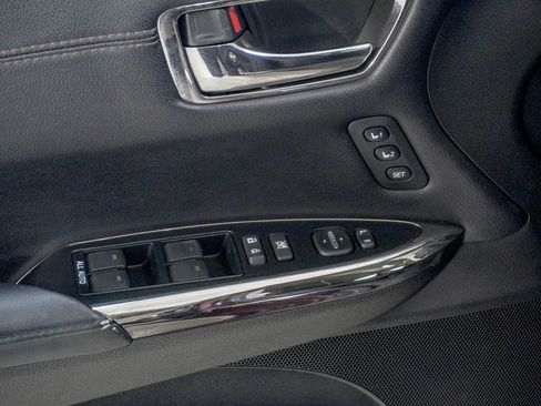 Used 2014 Toyota Avalon Limited image 17