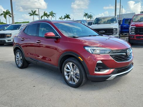 Used 2023 Buick Encore GX Essence w/ Experience Buick Package FWD image 3