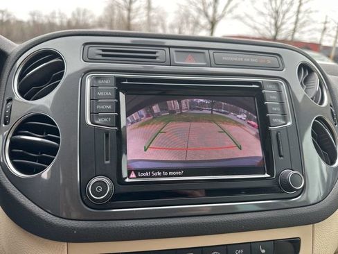 Used 2016 Volkswagen Tiguan SE image 20