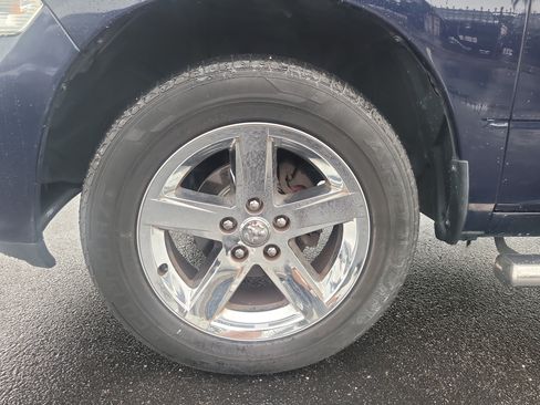 Used 2014 RAM 1500 Express RWD image 9