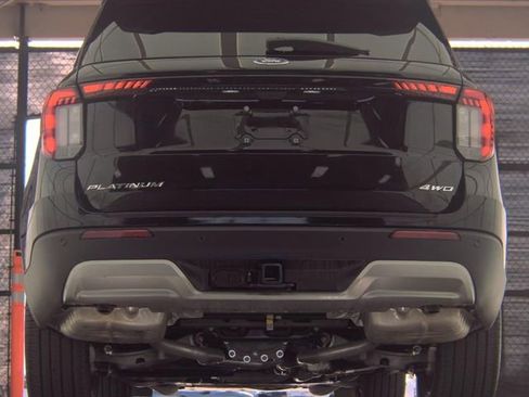 Used 2026 Ford Explorer Platinum w/ LUX Leather Package image 5