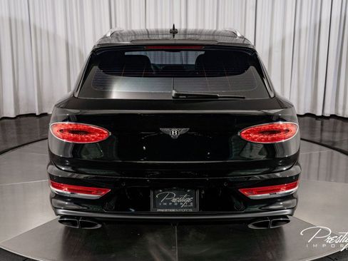 Used 2022 Bentley Bentayga image 16