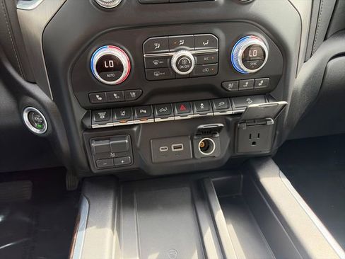 Used 2020 GMC Sierra 2500 Denali w/ Denali Ultimate Package AWD/4WD image 21