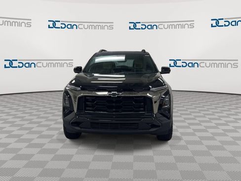 Used 2025 Chevrolet Equinox ACTIV w/ Safety and Technology Package FWD image 3