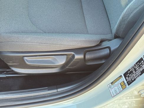 Used 2025 Kia K4 FWD image 23