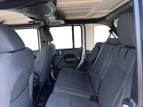 Used 2024 Jeep Wrangler Unlimited AWD/4WD image 11
