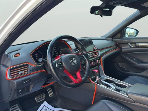 Used 2018 Honda Accord Sport image 11