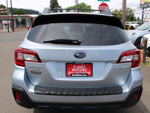 Used 2018 Subaru Outback 2.5i Premium AWD/4WD image 5