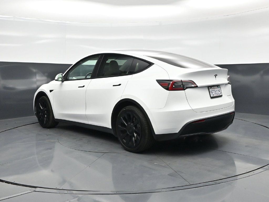 Used 2023 Tesla Model Y Long Range AWD/4WD image 5