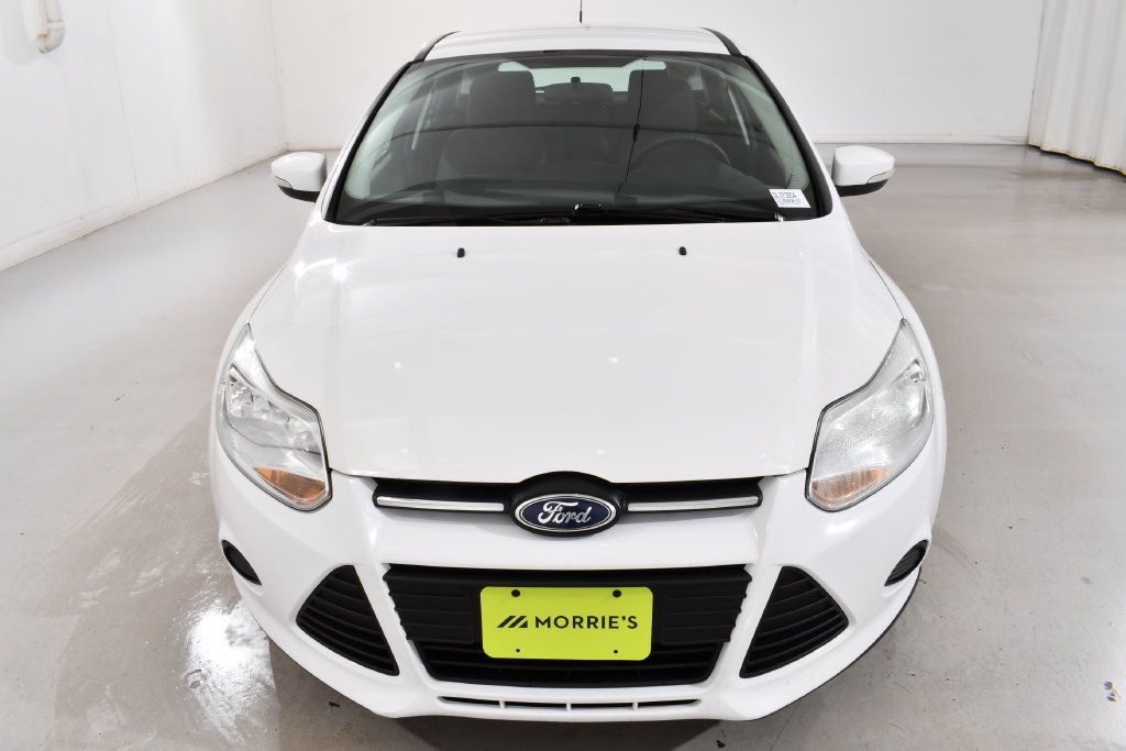 Used 2013 Ford Focus SE w/ SE Winter Pkg FWD image 3