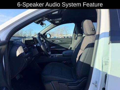 Used 2024 Chevrolet Traverse LS image 8