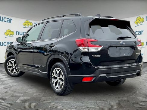 Used 2021 Subaru Forester Premium image 4