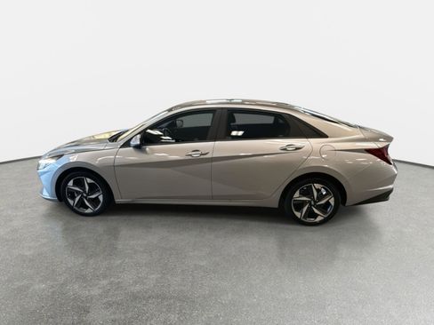 Used 2023 Hyundai Elantra SEL w/ Convenience Package image 8