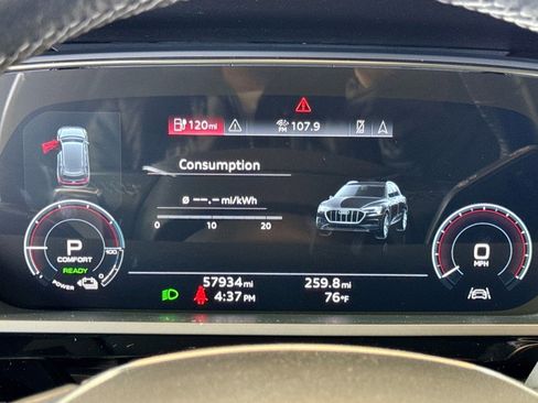 Used 2022 Audi e-tron Premium image 11