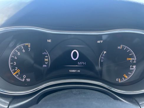 Used 2017 Jeep Grand Cherokee Laredo w/ Quick Order Package 2BE image 5