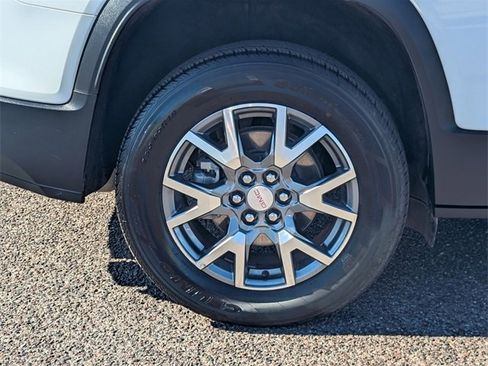 Used 2023 GMC Acadia SLT image 9