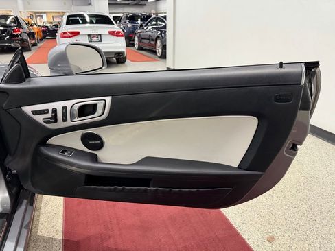 Used 2013 Mercedes-Benz SLK 250 image 39