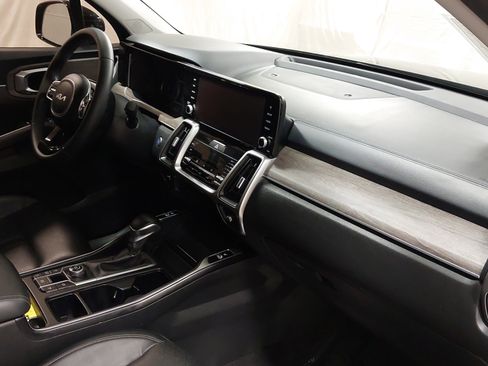 Used 2023 Kia Sorento EX w/ Panoramic Sunroof Package image 29