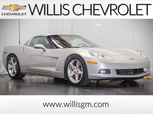 Used 2005 Chevrolet Corvette Coupe w/ Preferred Equipment Group RWD image 1