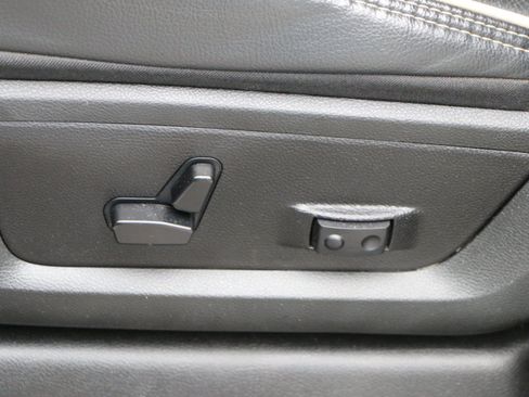 Used 2025 RAM 3500 Laramie AWD/4WD image 26