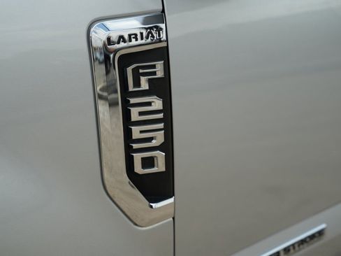 Used 2017 Ford F250 Lariat w/ Chrome Package image 8