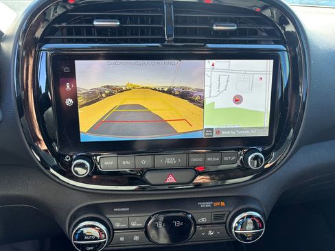 Used 2023 Kia Soul EX image 13
